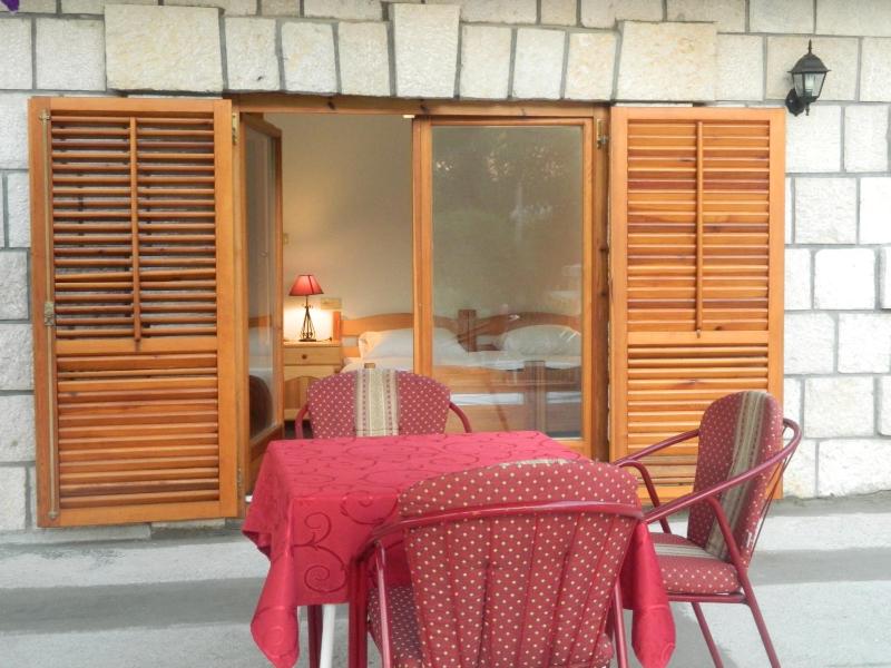 Triple Room with Balcony image 4