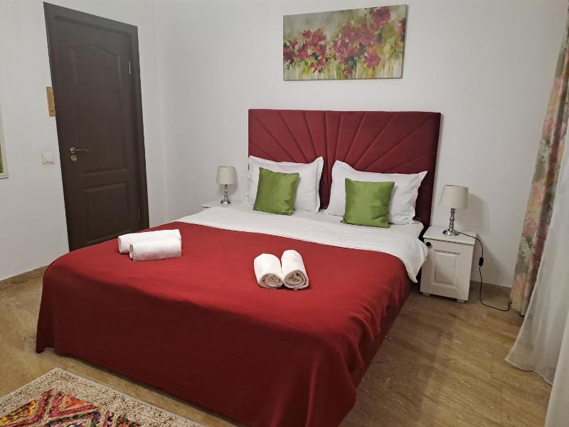 Deluxe Double or Twin Room with Garden View image 3