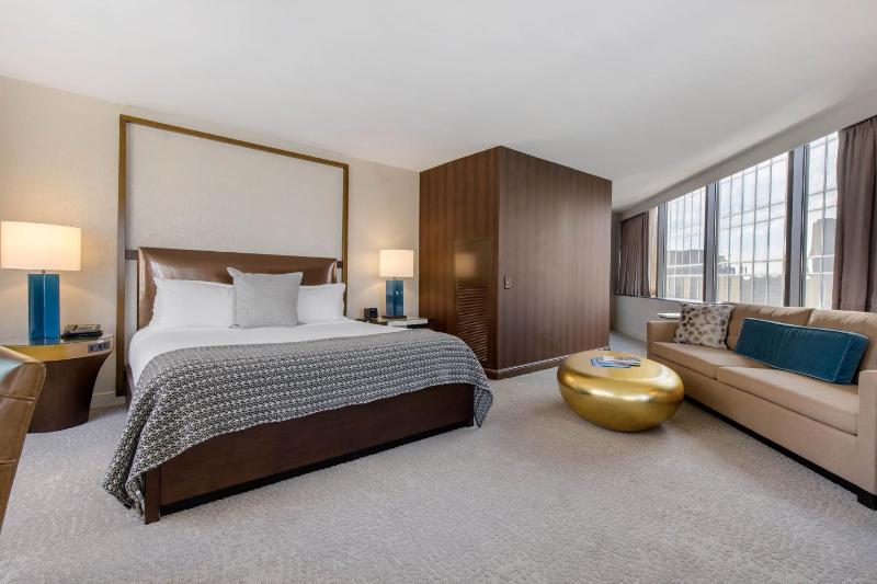 Executive Suite - 1 King Bed image 2