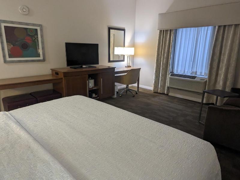 King Room - Non-Smoking image 3