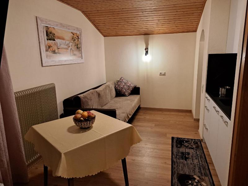 Standard One-Bedroom Apartment with Balcony image 4