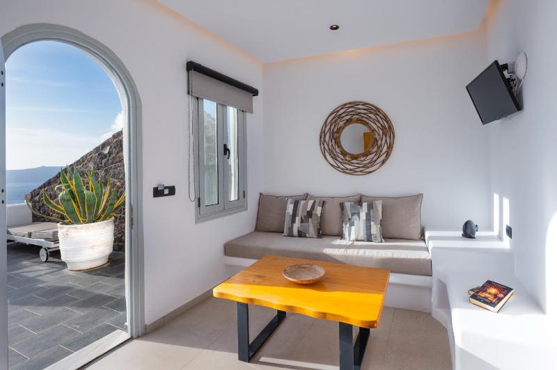 Executive Room with Caldera View image 4