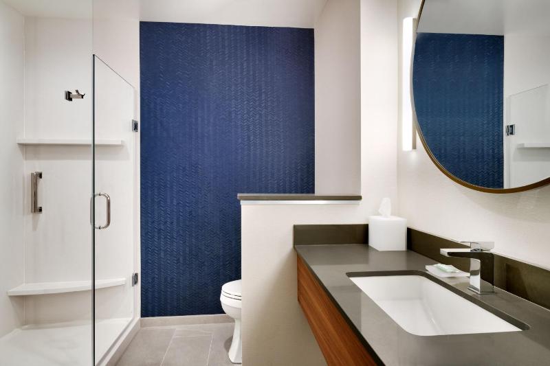 King Room image 4