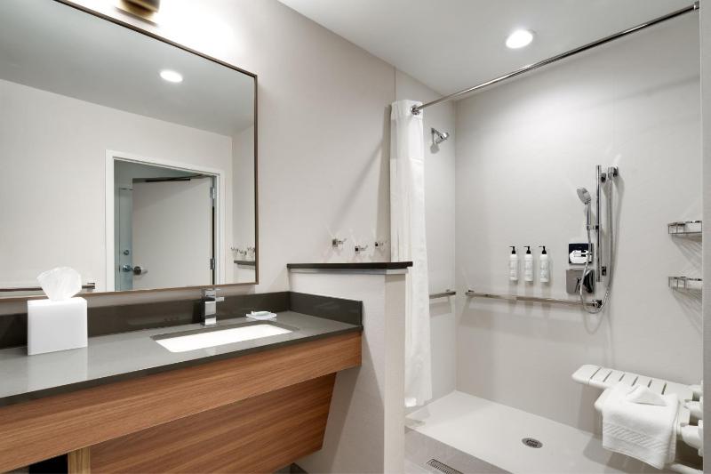 King Room image 3