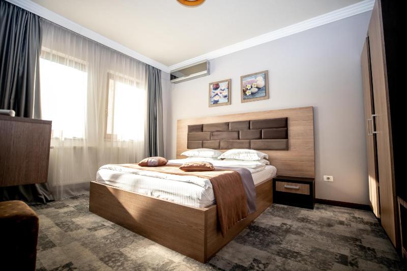 Double or Twin Room image 3