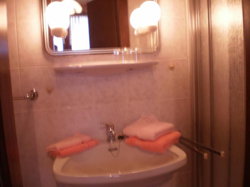 Standard Double Room with Balcony image 4
