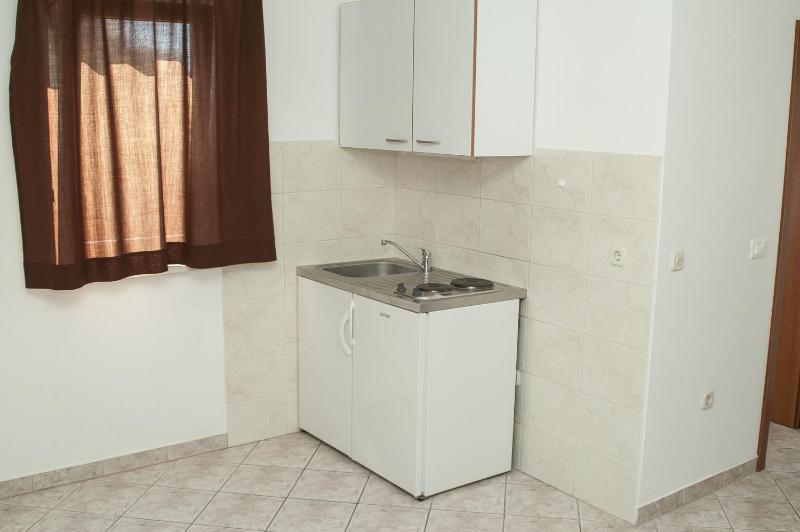 Studio Apartment with Sea View image 3