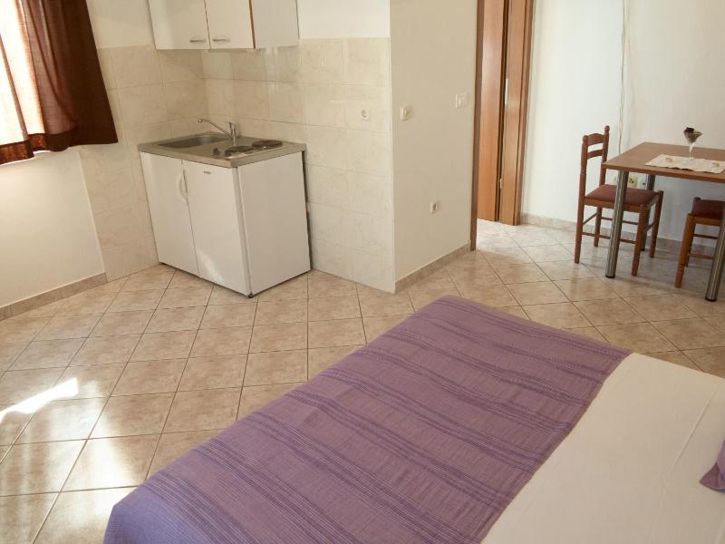 Studio Apartment with Sea View image 4