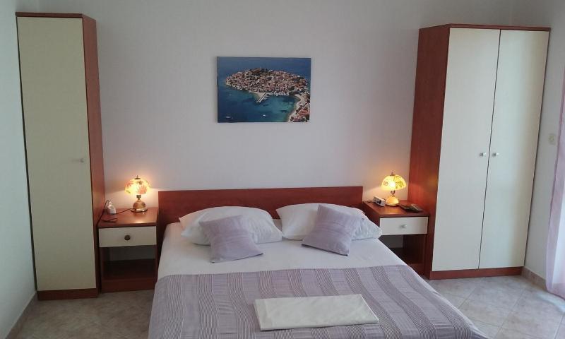 Studio Apartment image 2