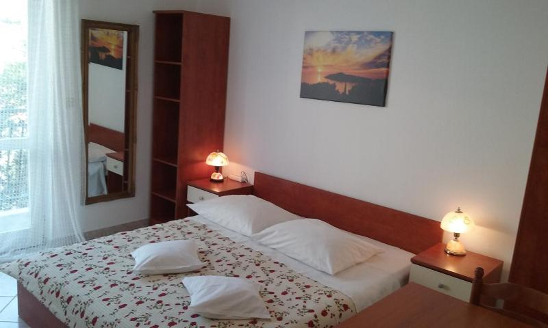 Studio Apartment image 4