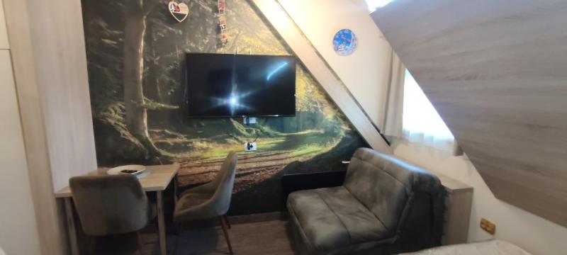 Apartment with Mountain View image 3