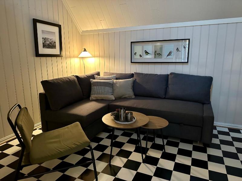 Studio - Split Level image 3