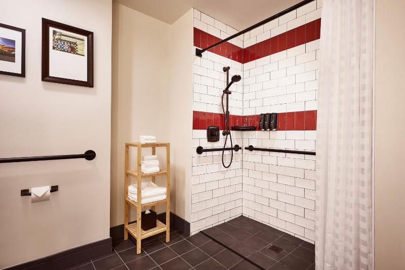 King Room image 2