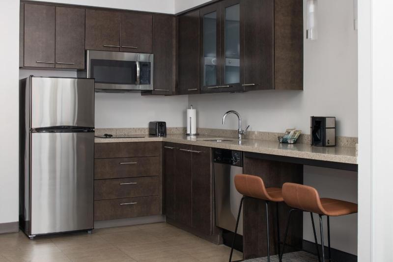 One-Bedroom King Suite image 3