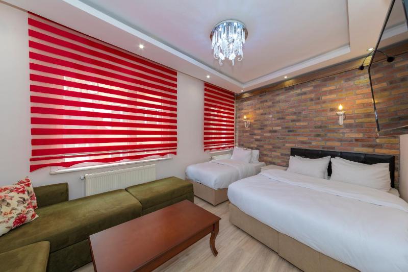 One-Bedroom Apartment image 1