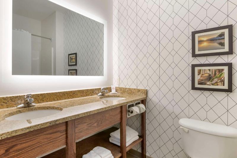 King Suite image 2