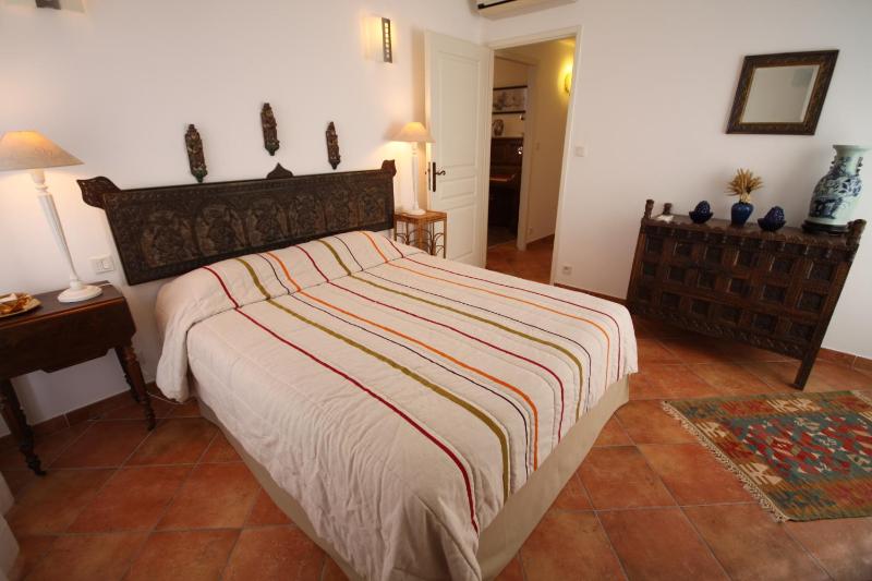 Two-Bedroom Apartment with Patio image 3