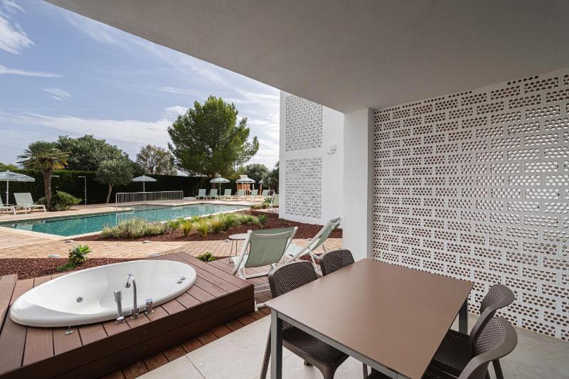 Cabot Las Velas Apartments - image 15