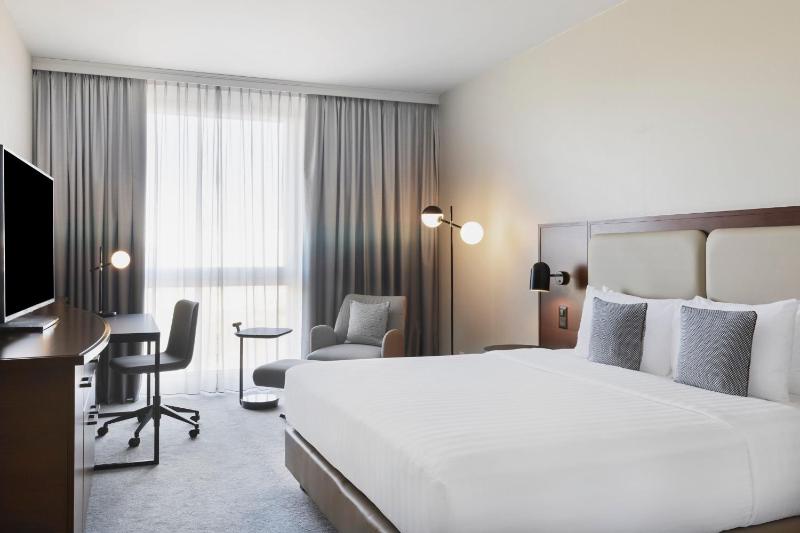 Quality room, Guest room, 1 King  image 3