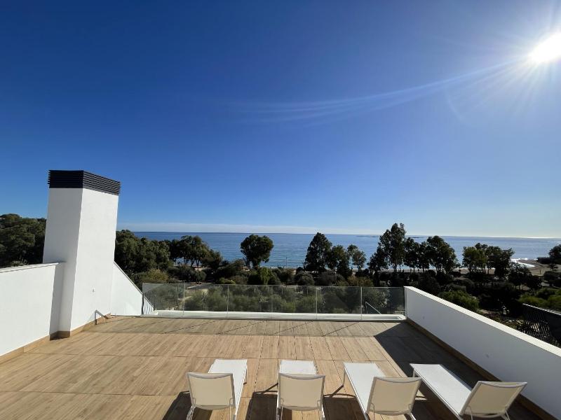 Luxury Sea View Penthouse by United Renters - image 30