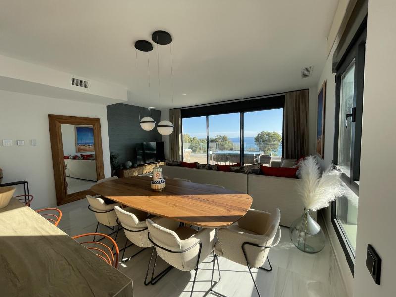 Luxury Sea View Penthouse by United Renters - image 38