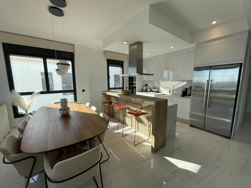 Luxury Sea View Penthouse by United Renters - image 24
