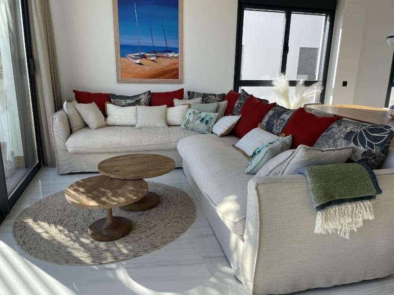 Luxury Sea View Penthouse by United Renters - image 44