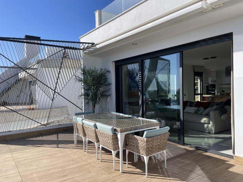 Luxury Sea View Penthouse by United Renters - image 37