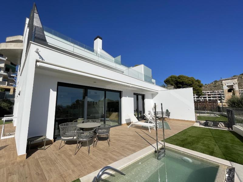 Luxury Sea View Apartment by United Renters - image 19
