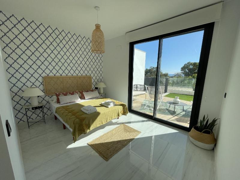 Luxury Sea View Apartment by United Renters - image 37