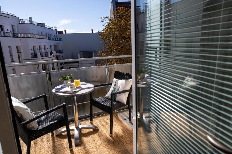 King Suite with Balcony image 3
