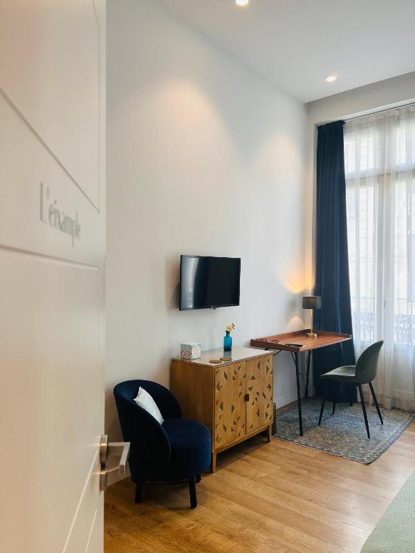 Twin Room image 3