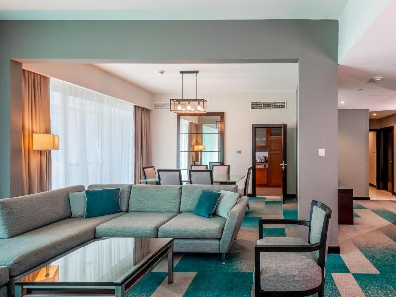 Two-Bedroom Apartment Creek Side image 4