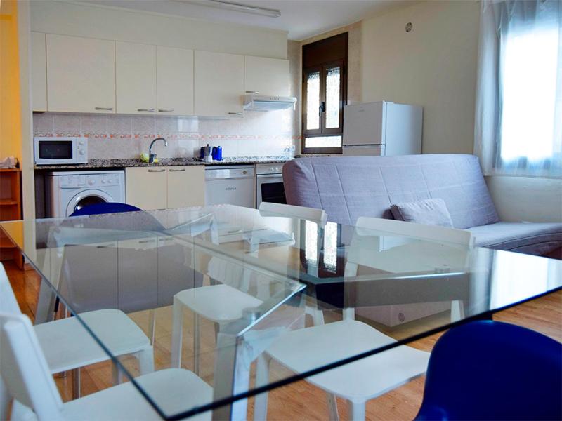 One-Bedroom Apartment image 4