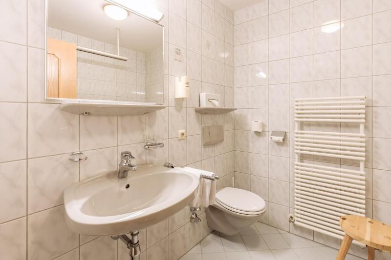 Small Double Room image 2