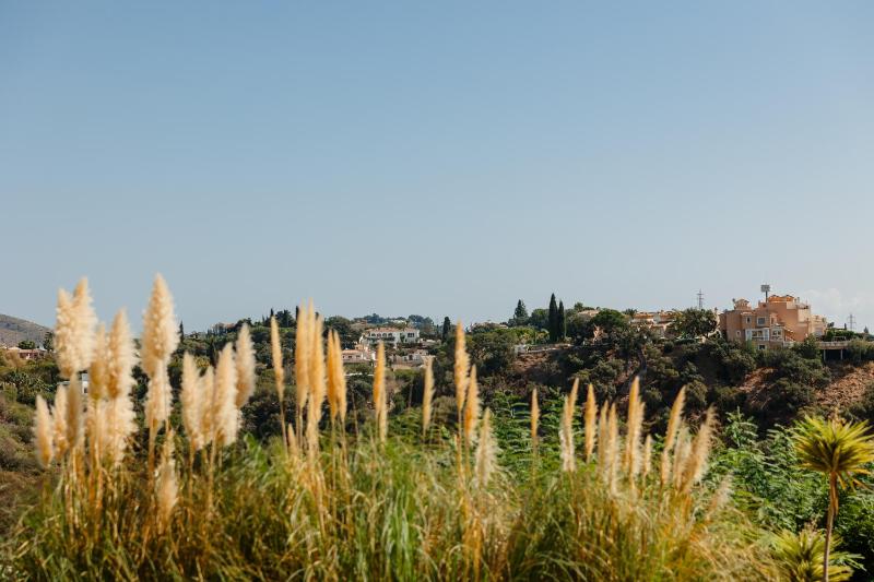 Luxurious frontline golf apartment in Elviria - image 34