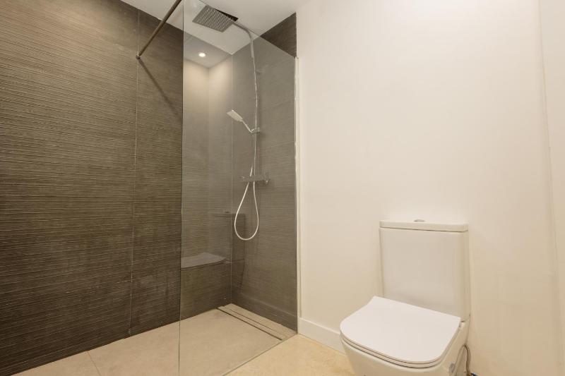 Luxurious frontline golf apartment in Elviria - image 30