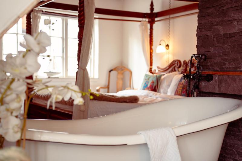 Deluxe Double Room image 4