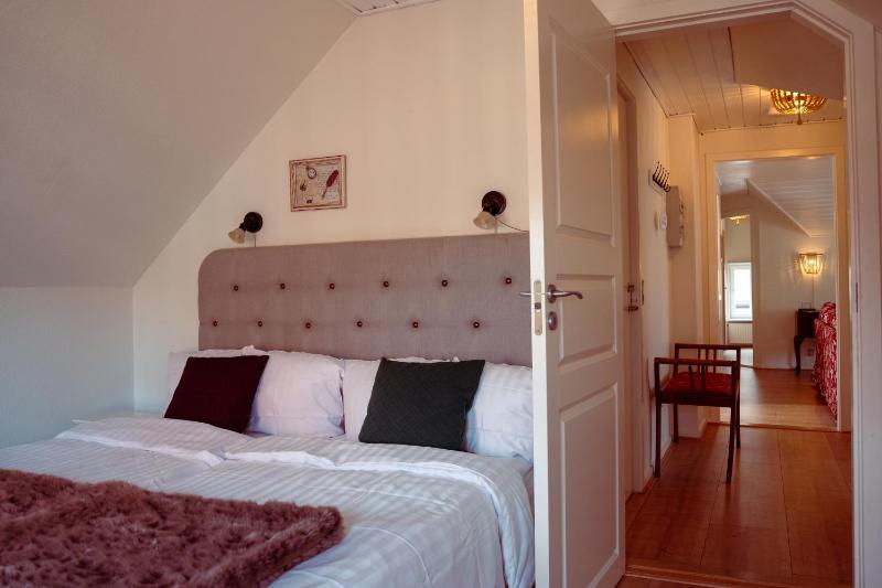 Deluxe Quadruple Room image 4