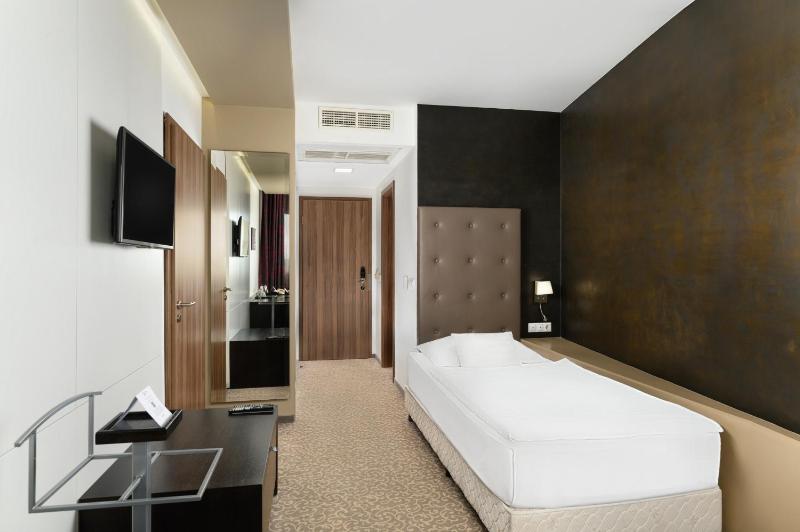 Standard Single Room image 1