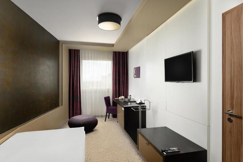 Standard Single Room image 3