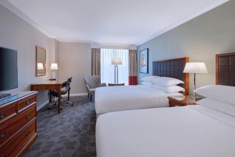 Deluxe Double Room with Two Double Beds image 1