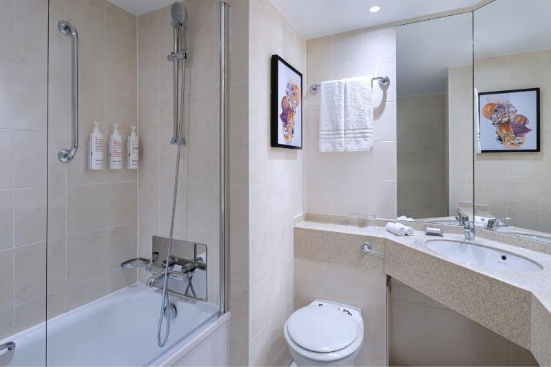Deluxe Double Room with Two Double Beds image 3