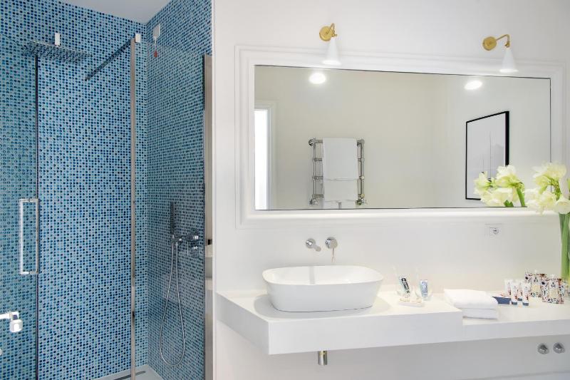 Executive Suite image 2