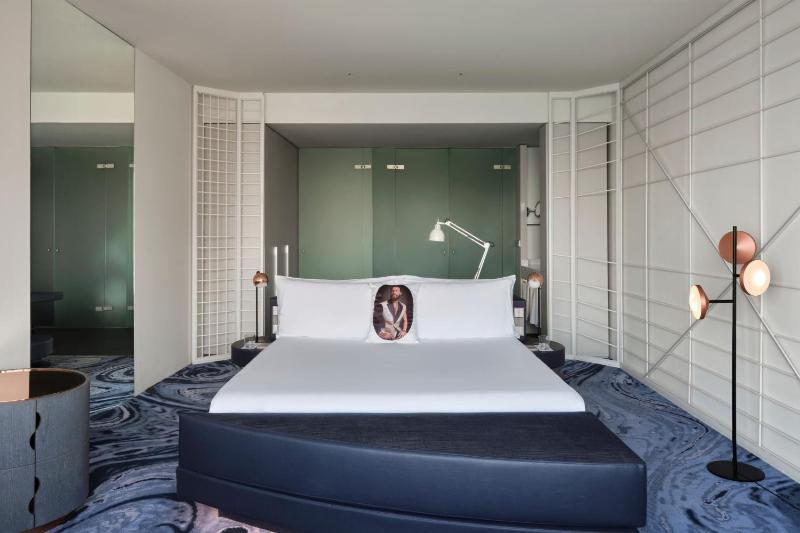 Cozy King Room image 4