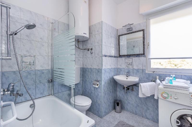 Apartment image 3