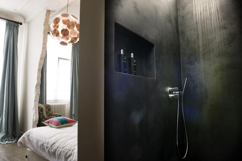 Deluxe Double Room image 2