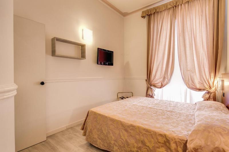 Double or Twin Room image 4