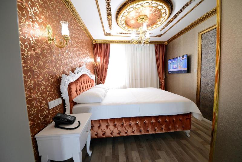 Deluxe Double Room image 3