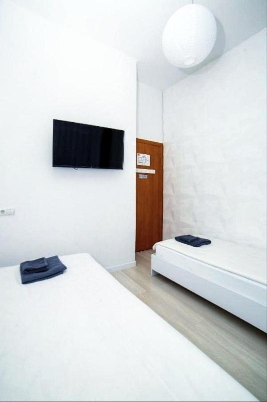 Twin Room image 2